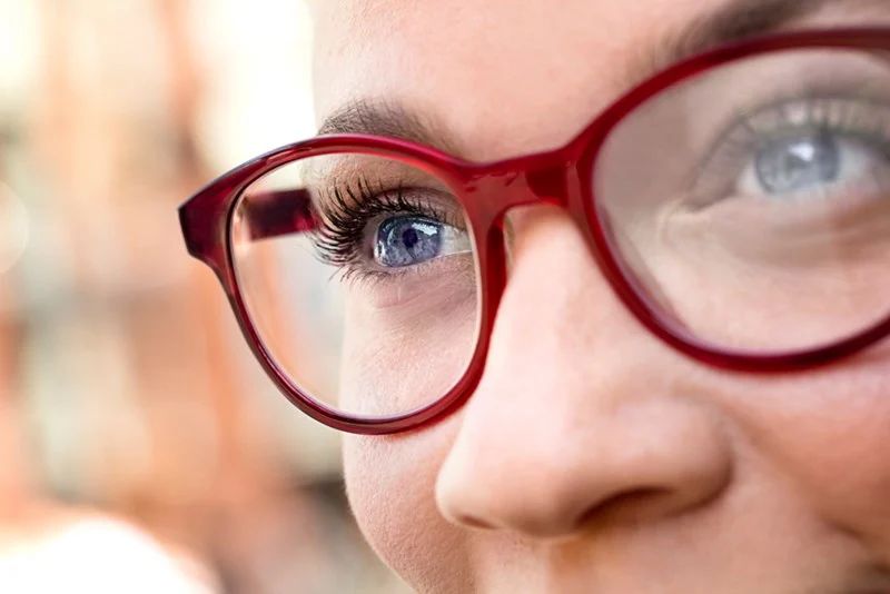 Почему стоит купить очки с прогрессивными линзами?